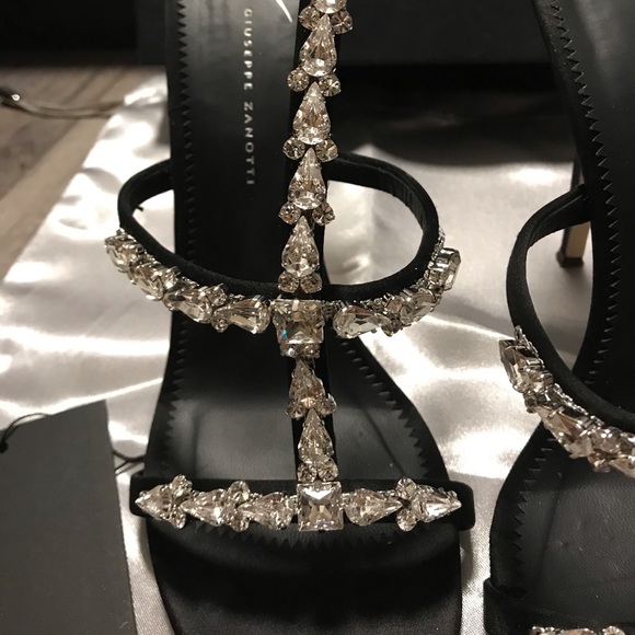 $2250 AUTH GIUSEPPE ZANOTTI CRYSTALS BLACK HEELS 9 - Picture 6 of 13